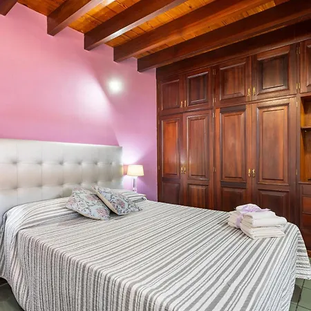 Cozy Rustic House & Terrace, El Pinar