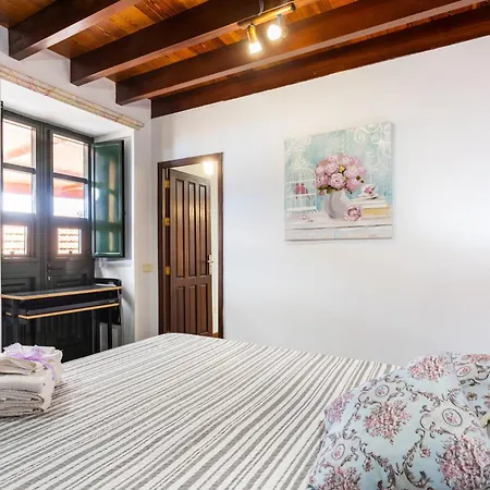 Cozy Rustic House & Terrace, El Pinar Casa vacanze Taibique