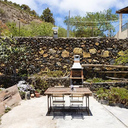 Cozy Rustic House & Terrace, El Pinar