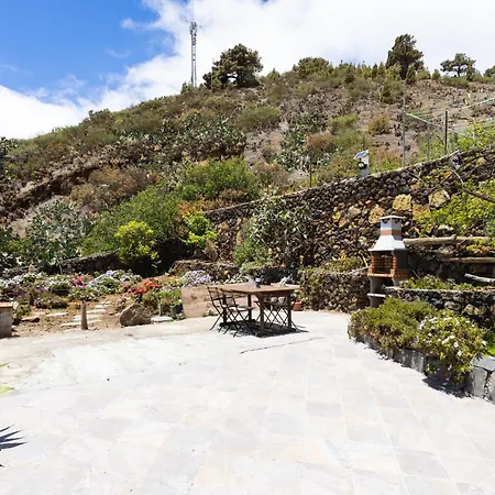 Cozy Rustic House & Terrace, El Pinar Casa vacanze *