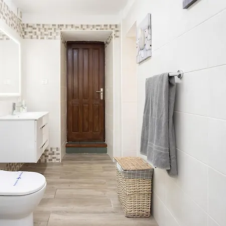 Cozy Rustic House & Terrace, El Pinar