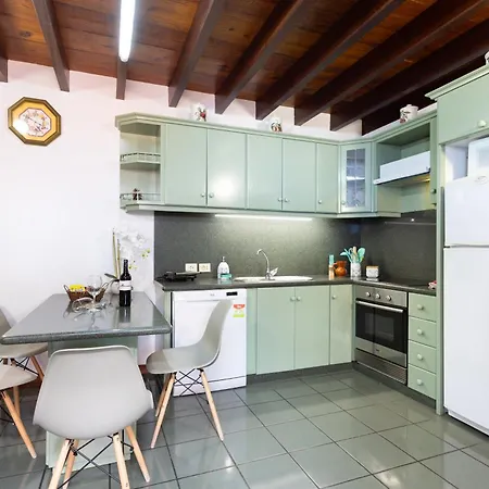 Cozy Rustic House & Terrace, El Pinar Casa vacanze *