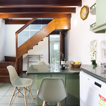 Cozy Rustic House & Terrace, El Pinar *